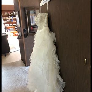 Whimsical Wedding Dress. Allure 2014.